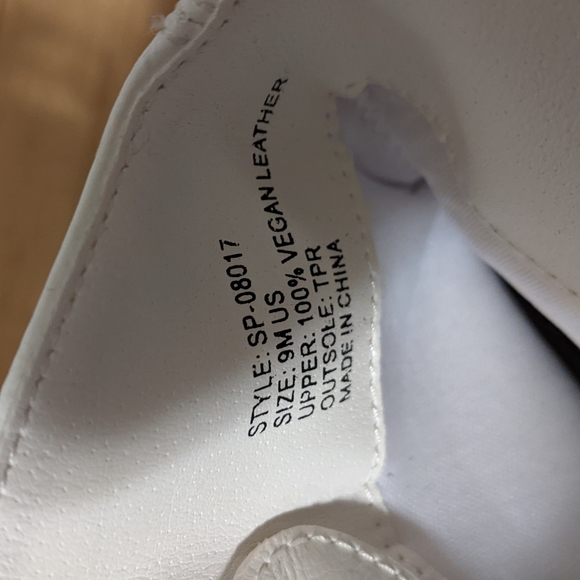 Women's Boots - Picture 2 of 3